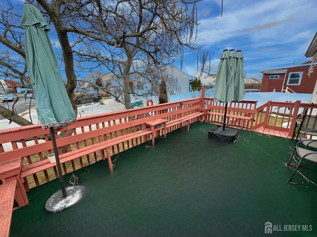 6 Capp Street, Carteret, NJ 07008