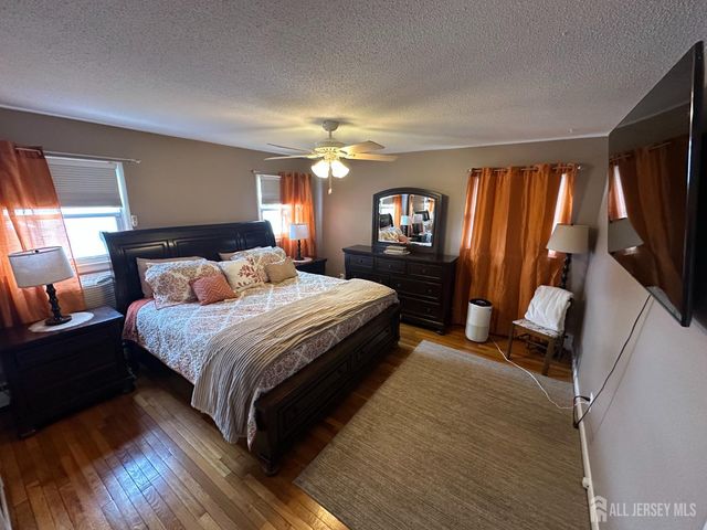 6 Capp Street, Carteret, NJ 07008