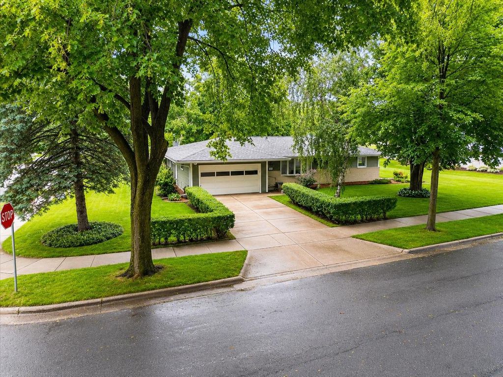 6510 Piping Rock Road, Madison, WI 53711