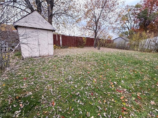 3380 Sunnybrooke Drive, Youngstown, OH 44511