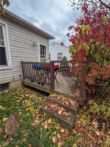 3380 Sunnybrooke Drive, Youngstown, OH 44511