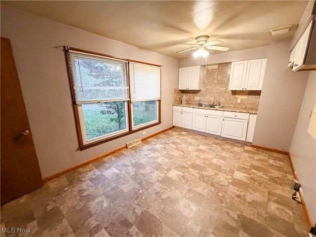 3380 Sunnybrooke Drive, Youngstown, OH 44511