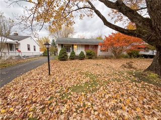 3380 Sunnybrooke Drive, Youngstown, OH 44511