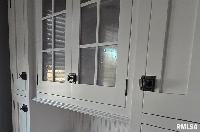 1102 NE GLEN OAK Avenue, Peoria, IL 61603