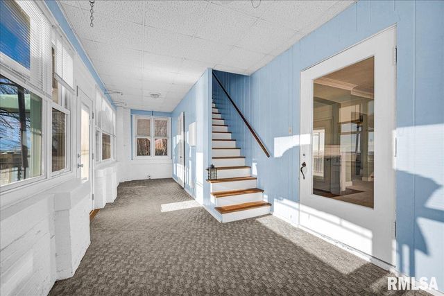 1102 NE GLEN OAK Avenue, Peoria, IL 61603