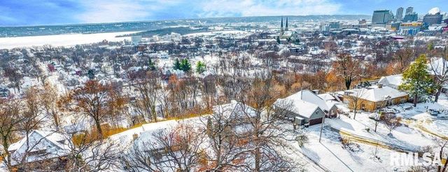 1102 NE GLEN OAK Avenue, Peoria, IL 61603