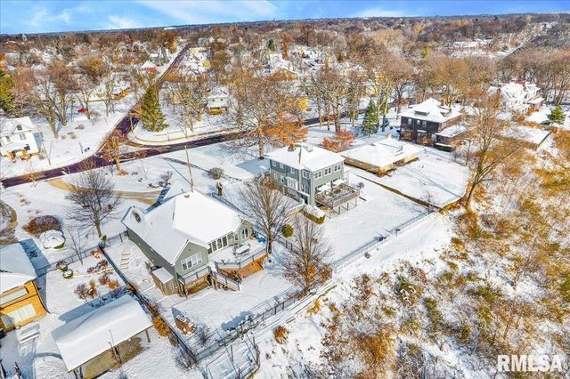 1102 NE GLEN OAK Avenue, Peoria, IL 61603