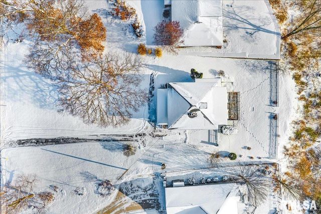 1102 NE GLEN OAK Avenue, Peoria, IL 61603