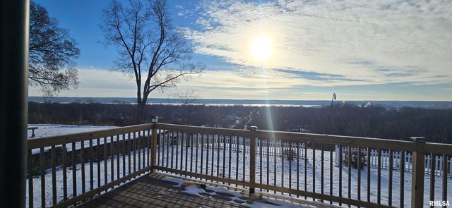 1102 NE GLEN OAK Avenue, Peoria, IL 61603