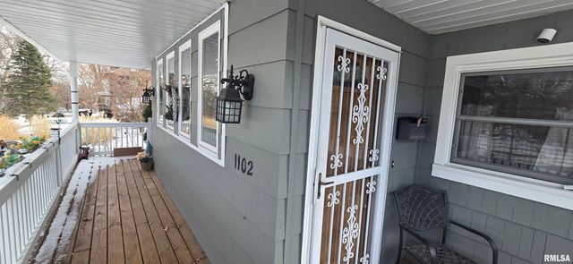 1102 NE GLEN OAK Avenue, Peoria, IL 61603