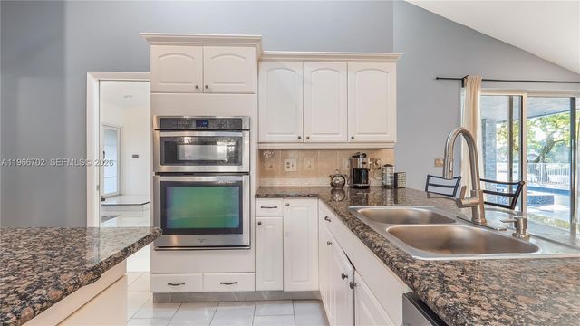 1510 NW 97th Ter, Coral Springs, FL 33071