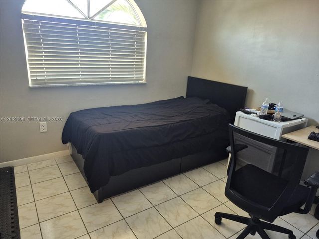 7818 W 34th Lane 25201, Hialeah, FL 33018