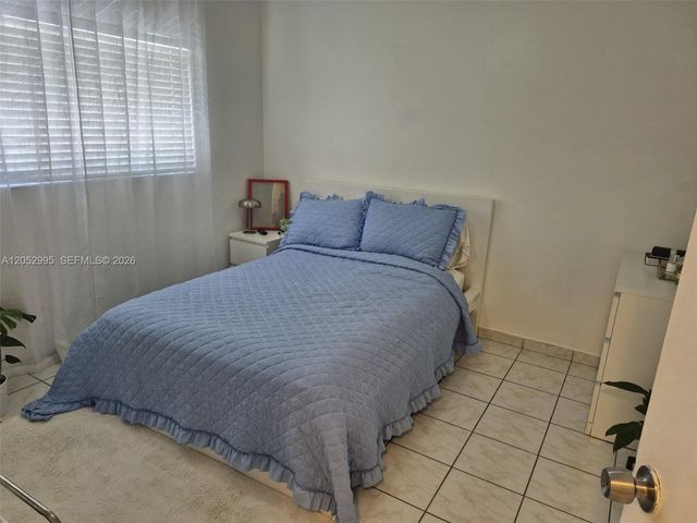 7818 W 34th Lane 25201, Hialeah, FL 33018