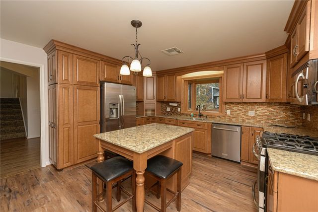 171 Harwood Circle, Penfield, NY 14625