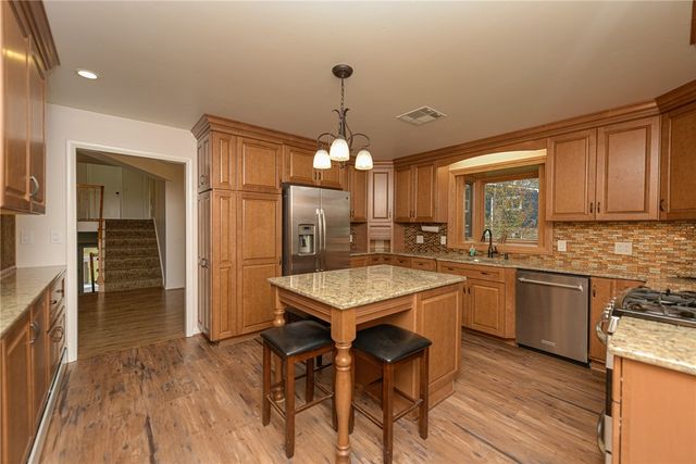 171 Harwood Circle, Penfield, NY 14625