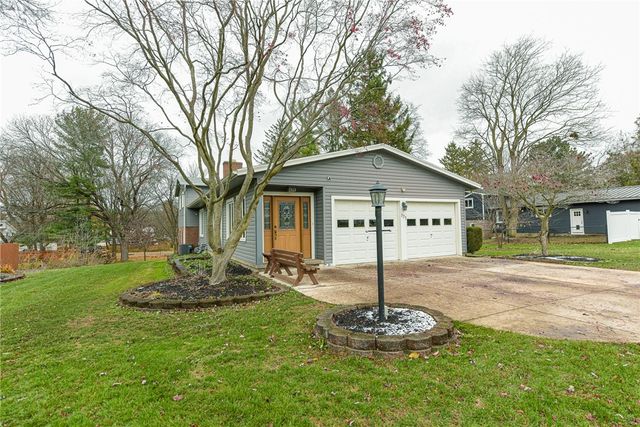 171 Harwood Circle, Penfield, NY 14625