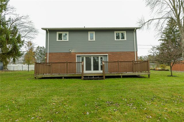 171 Harwood Circle, Penfield, NY 14625