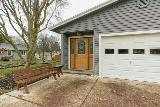 171 Harwood Circle, Penfield, NY 14625