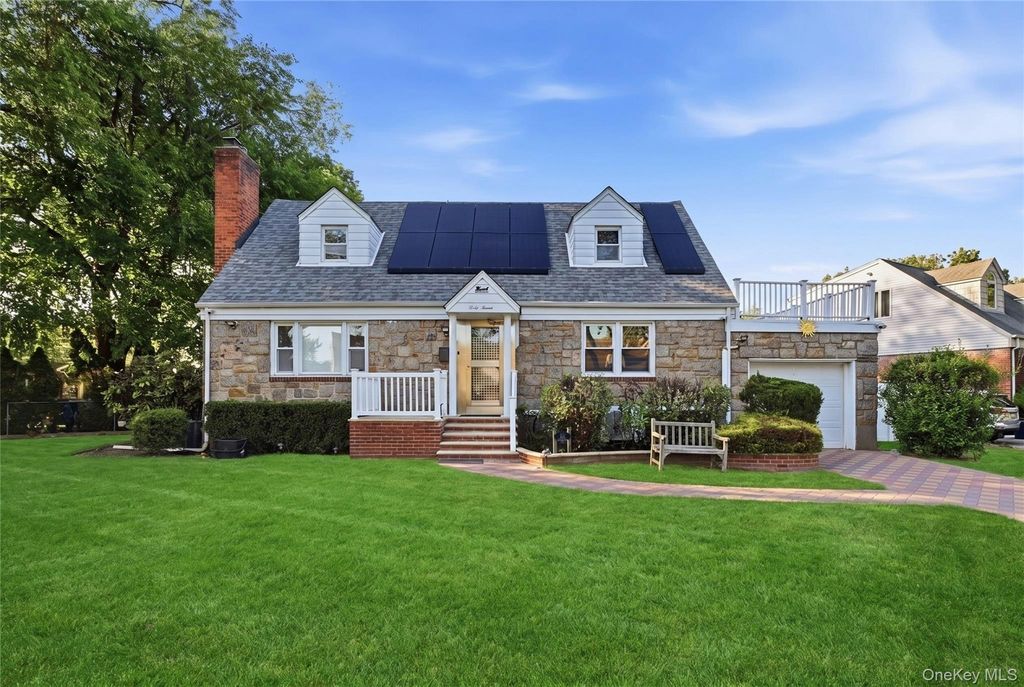 47 Sperry Court, New Hyde Park, NY 11040