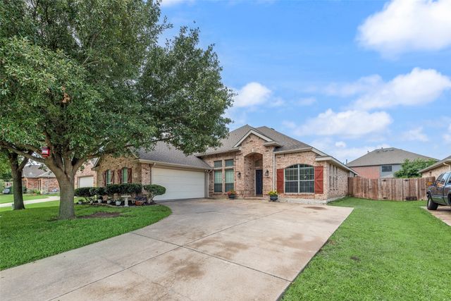 1022 Spinnaker Drive, Forney, TX 75126