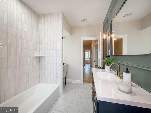 1042 DUNCAN AVE, Lansdowne, PA 19050