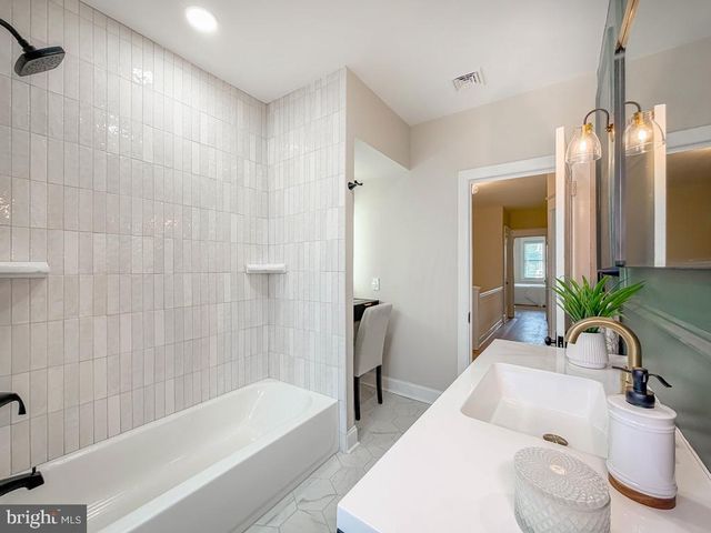 1042 DUNCAN AVE, Lansdowne, PA 19050