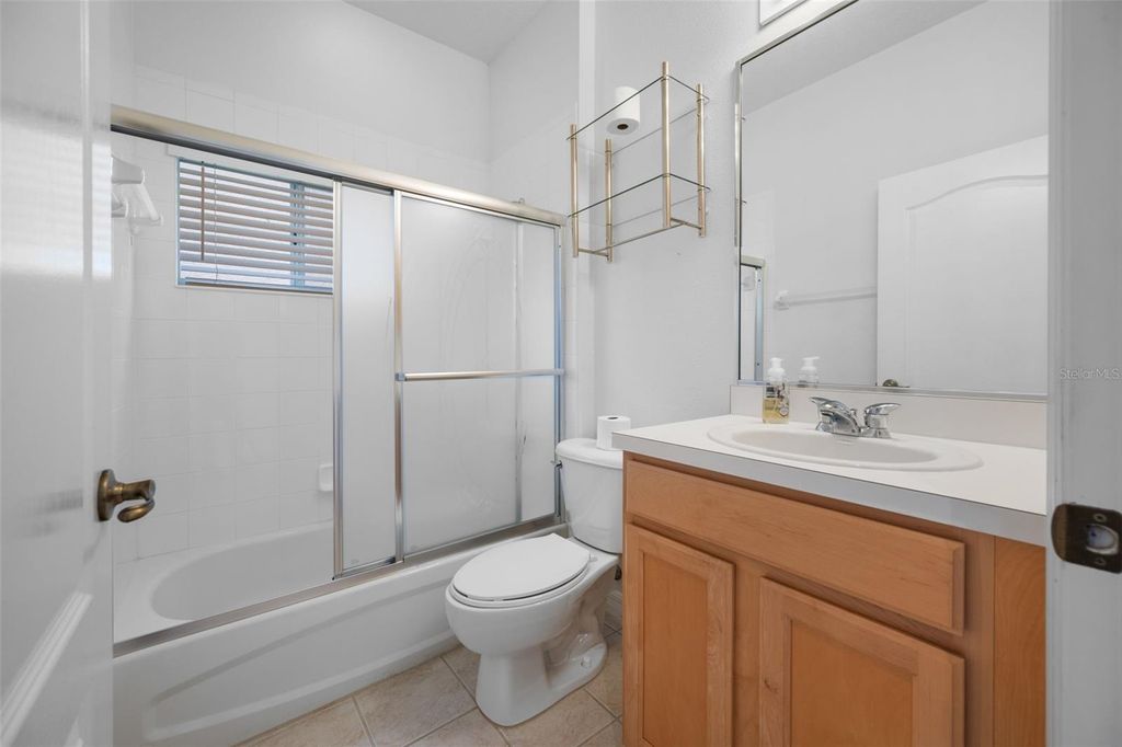 Image 11 of property listing at 5806 NEW PARIS WAY, Ellenton, FL 34222