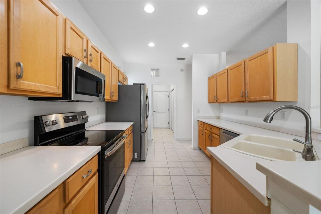 Image 23 of property listing at 5806 NEW PARIS WAY, Ellenton, FL 34222