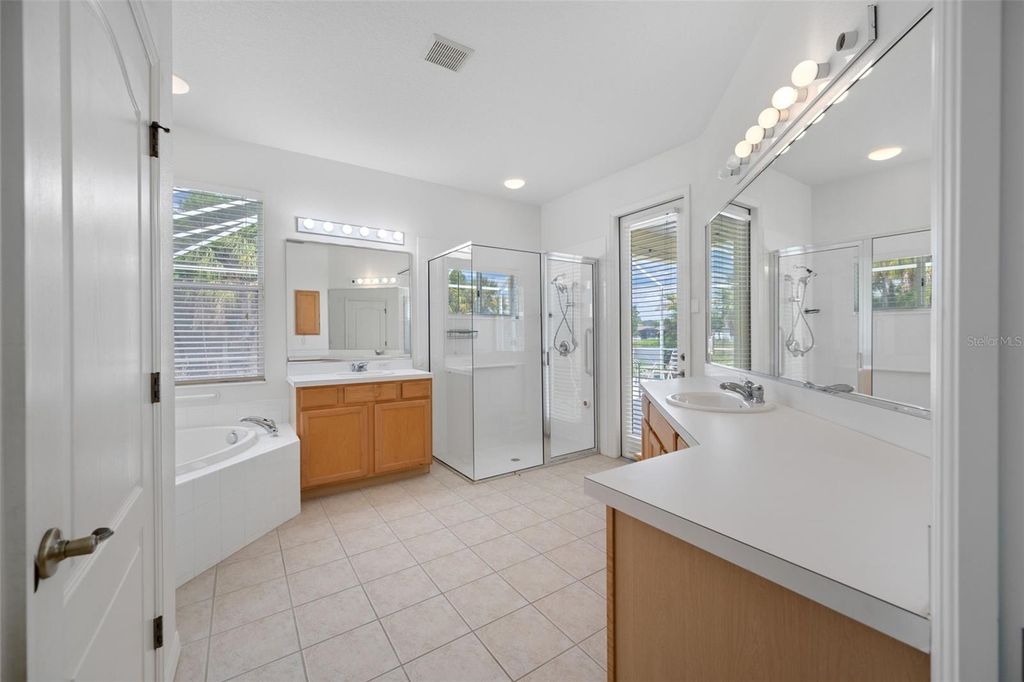 Image 34 of property listing at 5806 NEW PARIS WAY, Ellenton, FL 34222