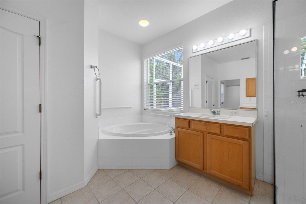 Image 35 of property listing at 5806 NEW PARIS WAY, Ellenton, FL 34222