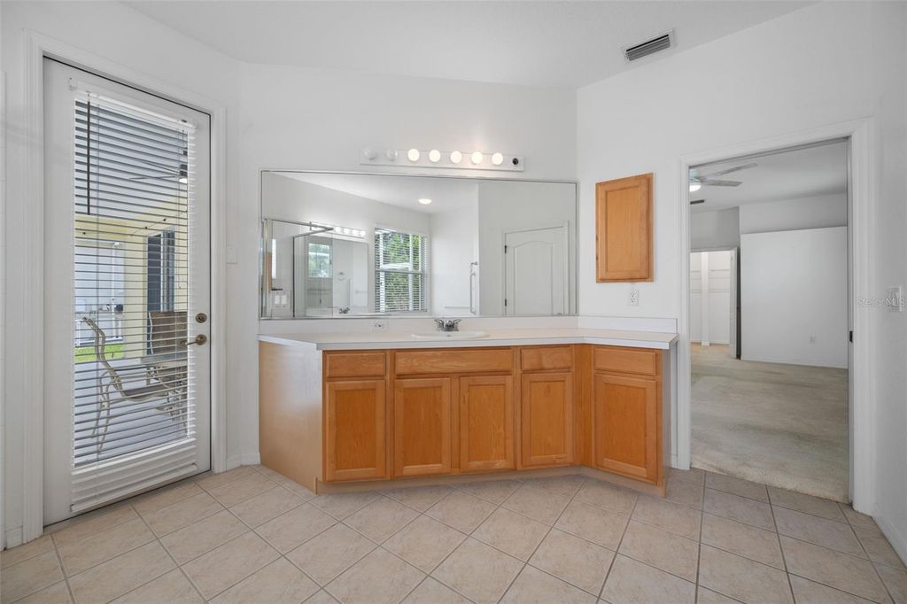 Image 37 of property listing at 5806 NEW PARIS WAY, Ellenton, FL 34222