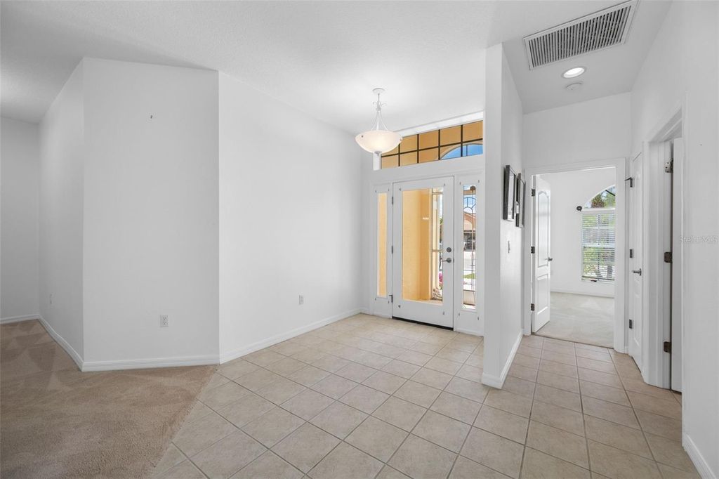 Image 6 of property listing at 5806 NEW PARIS WAY, Ellenton, FL 34222