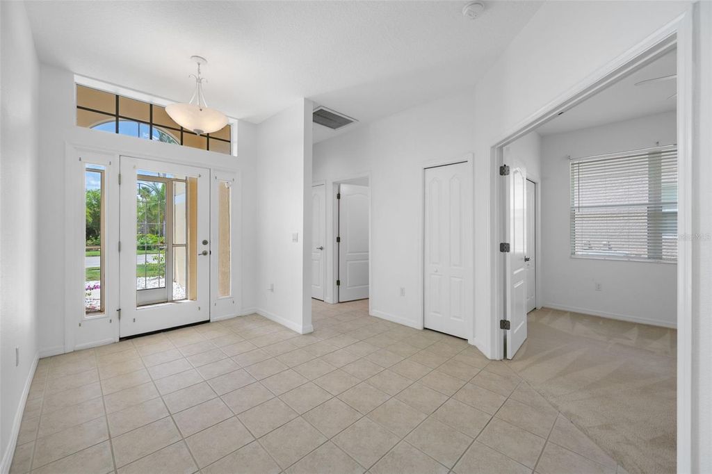 Image 7 of property listing at 5806 NEW PARIS WAY, Ellenton, FL 34222