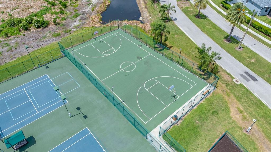 Image 64 of property listing at 5806 NEW PARIS WAY, Ellenton, FL 34222