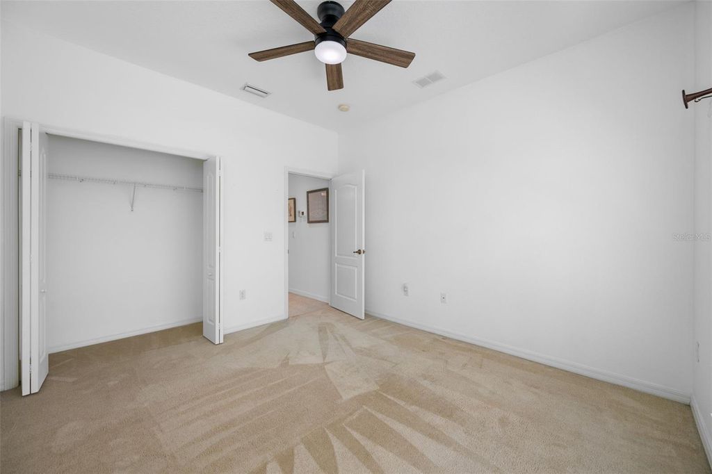 Image 10 of property listing at 5806 NEW PARIS WAY, Ellenton, FL 34222