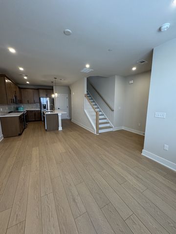 814 42nd Ave, N, Nashville, TN 37209