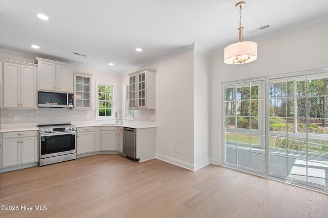 2776 Parkridge Drive, Southport, NC 28461