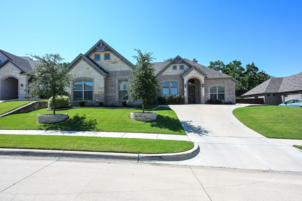 149 Fairweather Drive, Burleson, TX 76028