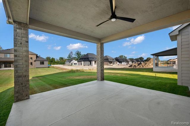 50637 Mistwood Drive, Macomb, MI 48042