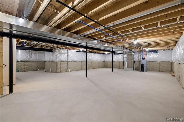 50637 Mistwood Drive, Macomb, MI 48042