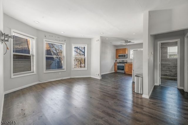 31 Homestead Park, Newark City, NJ 07108