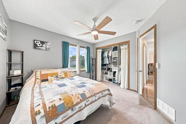 2201 Kessler Lane, Chaska, MN 55318