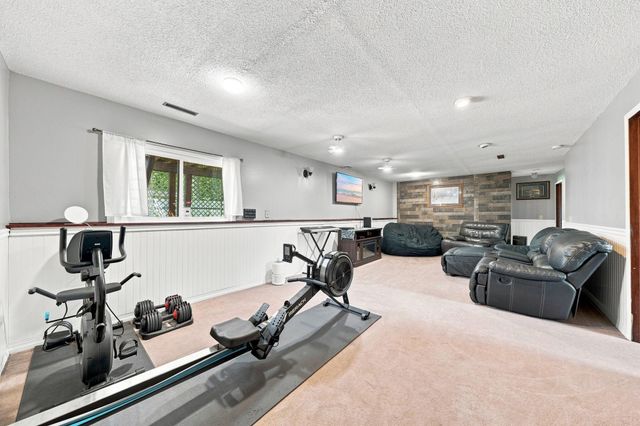 2201 Kessler Lane, Chaska, MN 55318