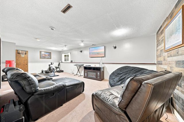 2201 Kessler Lane, Chaska, MN 55318
