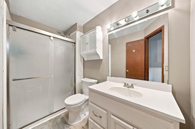 2201 Kessler Lane, Chaska, MN 55318