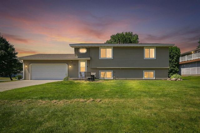 2201 Kessler Lane, Chaska, MN 55318