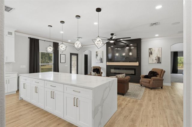 4575 LAKE SHORE DRIVE, St Cloud, FL 34772