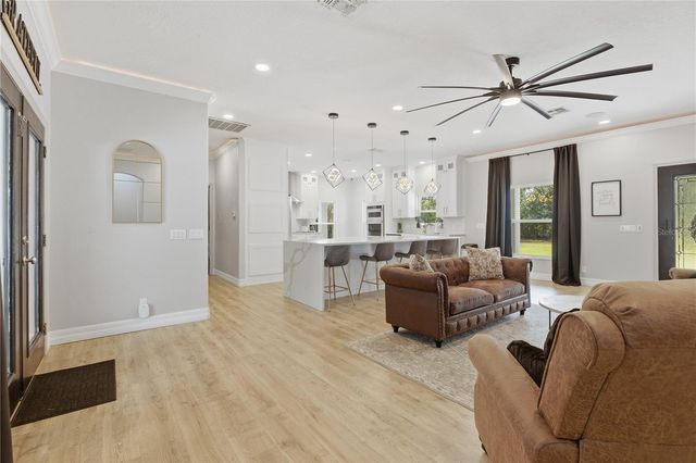 4575 LAKE SHORE DRIVE, St Cloud, FL 34772