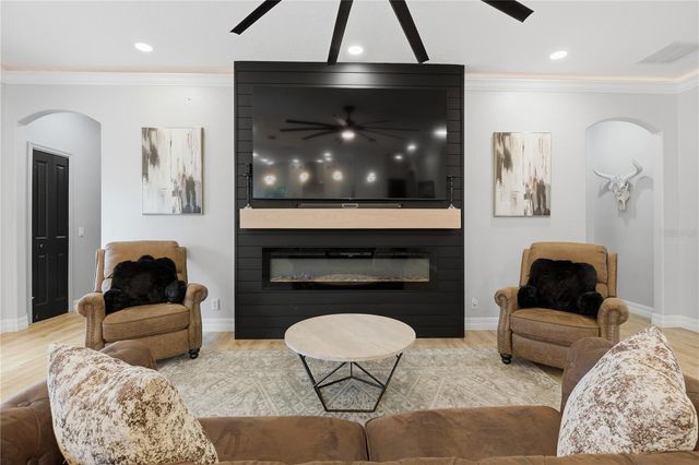 4575 LAKE SHORE DRIVE, St Cloud, FL 34772