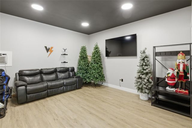 4575 LAKE SHORE DRIVE, St Cloud, FL 34772